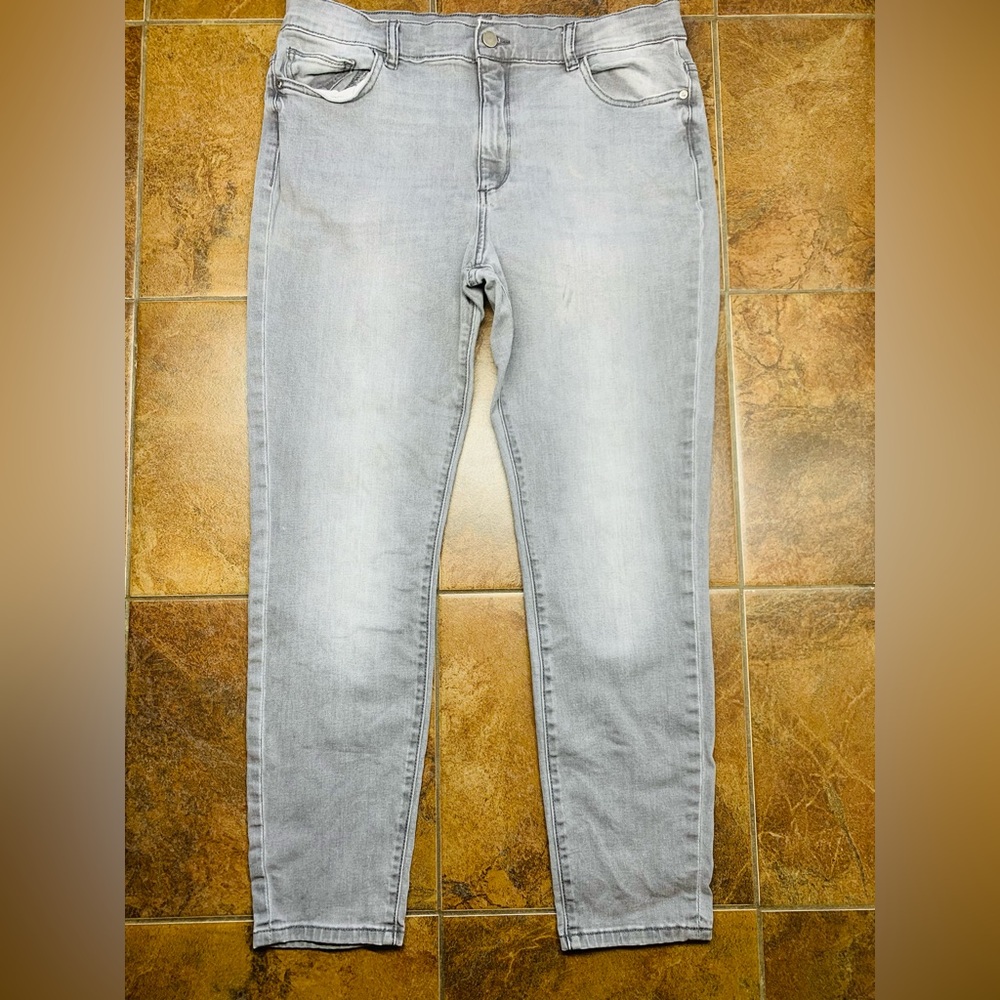 DL1961 Gray Denim Jeans